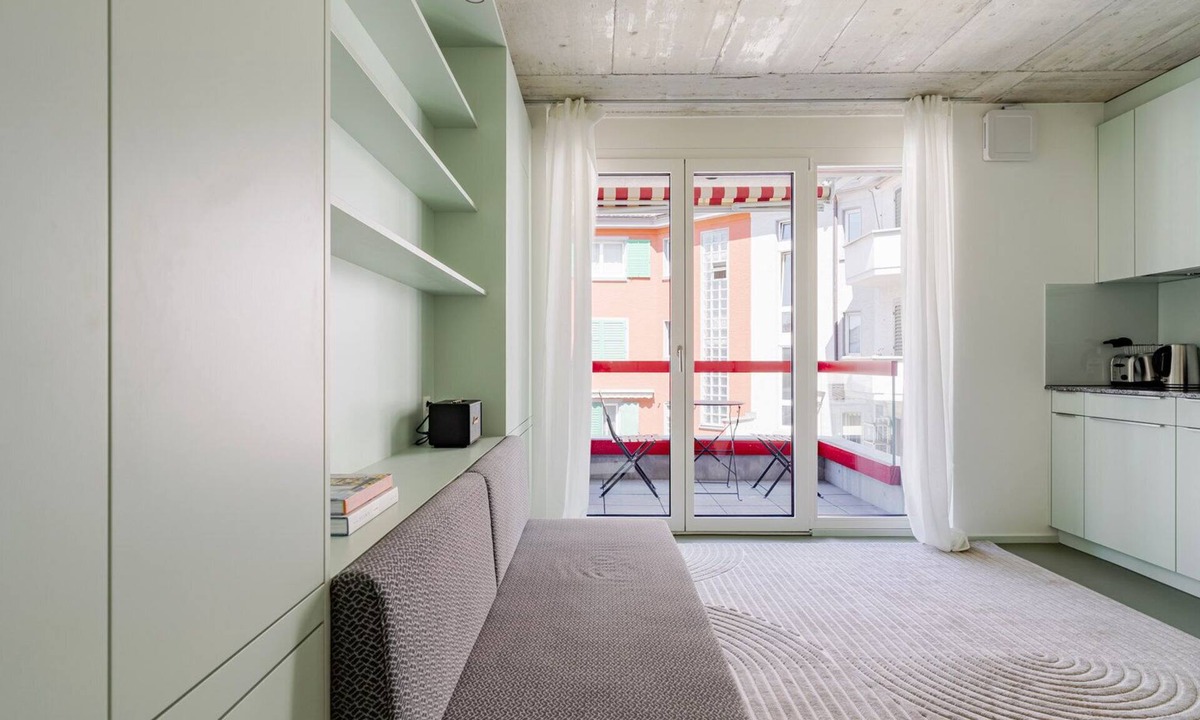 Oerlikon Apartment | Blueground | Oerlikon, balcony, nr Zürich Zoo