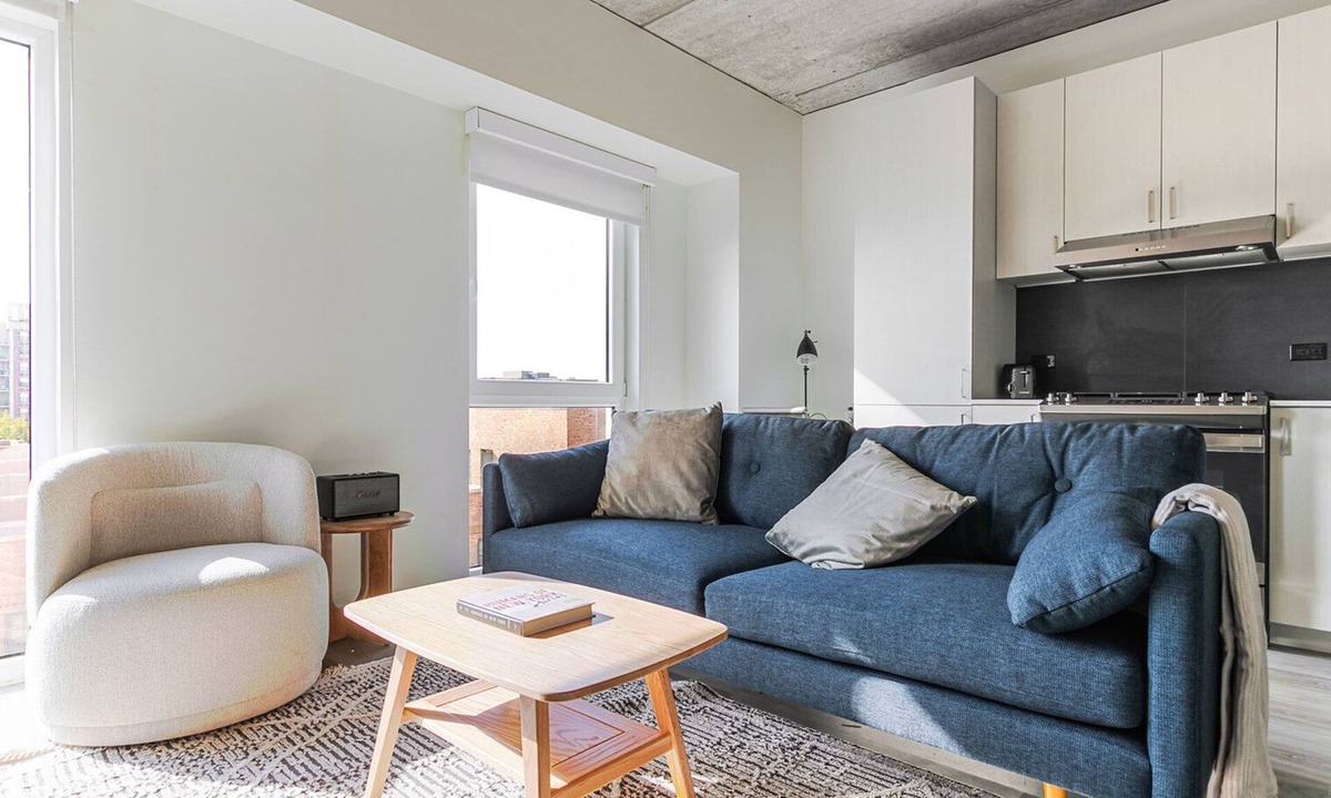 Old Town Apartment | Blueground | Old Town, rooftop, nr Lincoln Park