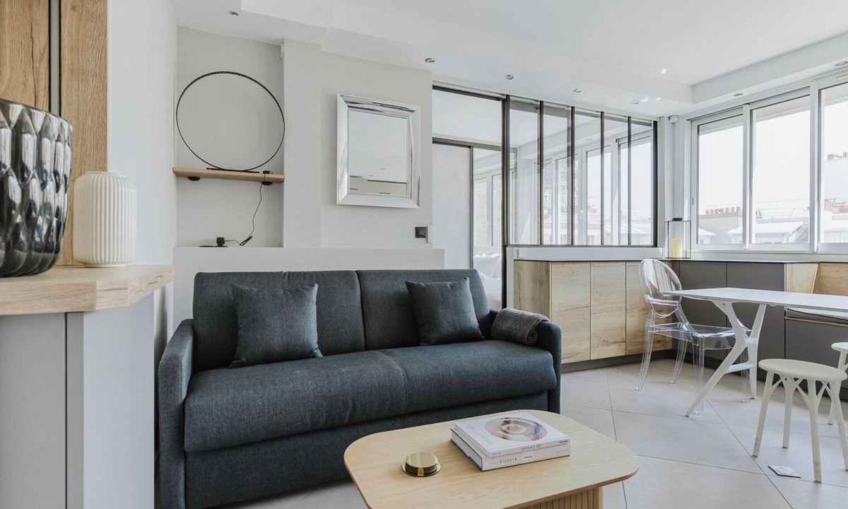 Passy Apartment | Blueground | Passy, move-in-ready + furniture