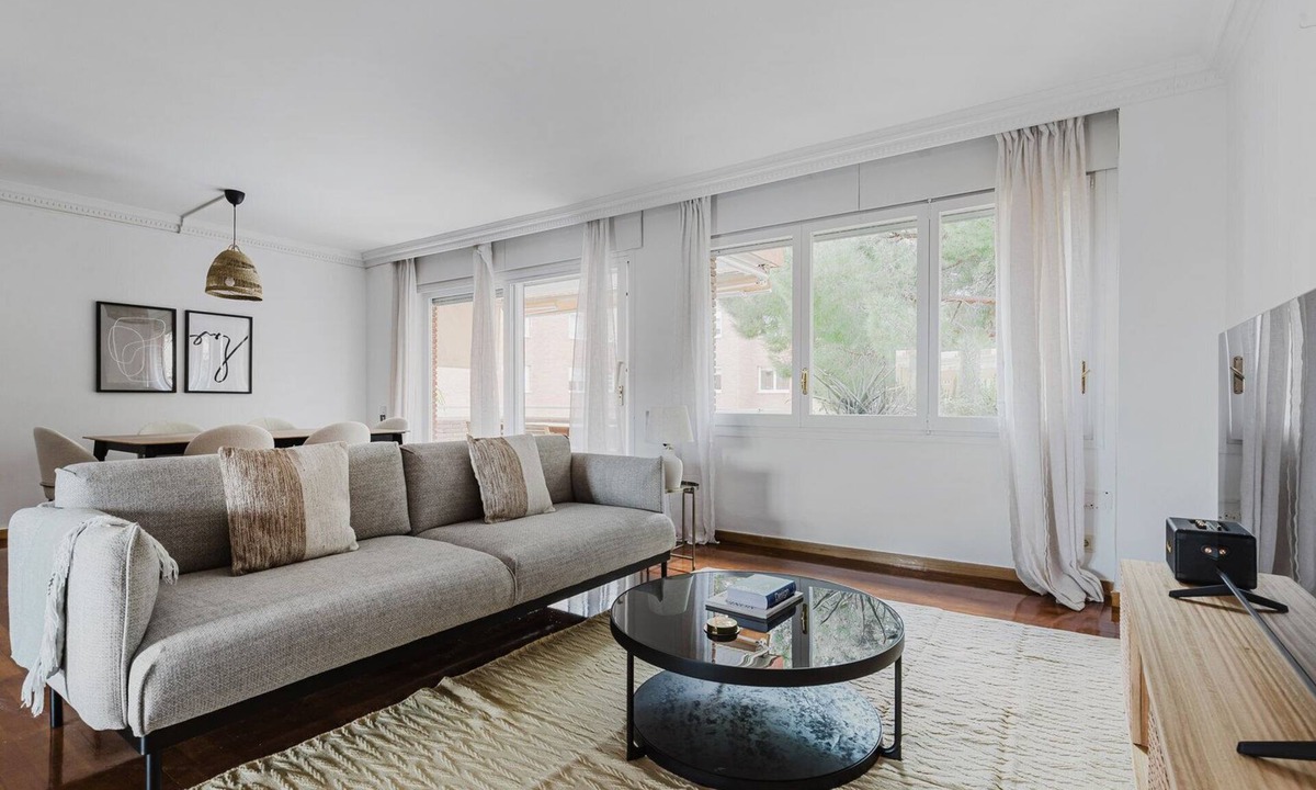 Sarria Apartment | Blueground | Pedralbes, pool & garden, AC
