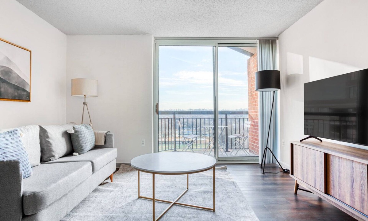 Pentagon City Apartment | Blueground | Pentagon City, rooftop pool, nr Pentagon