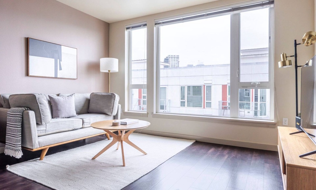 First Hill Apartment | Blueground | Pike/Pine, balcony, nr Capitol Hill