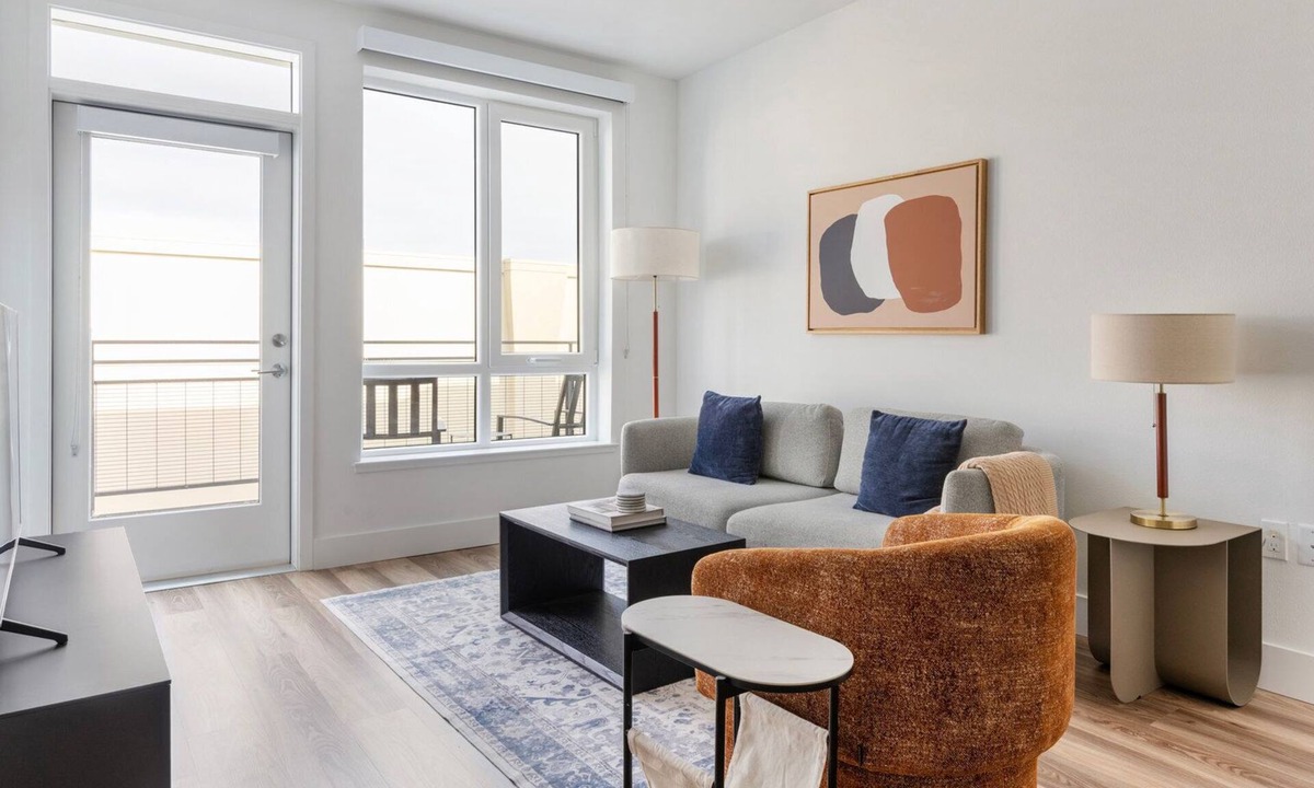 Pleasant Hill Apartment | Blueground | Pleasant Hill, pool, nr Pleasant Hill Park