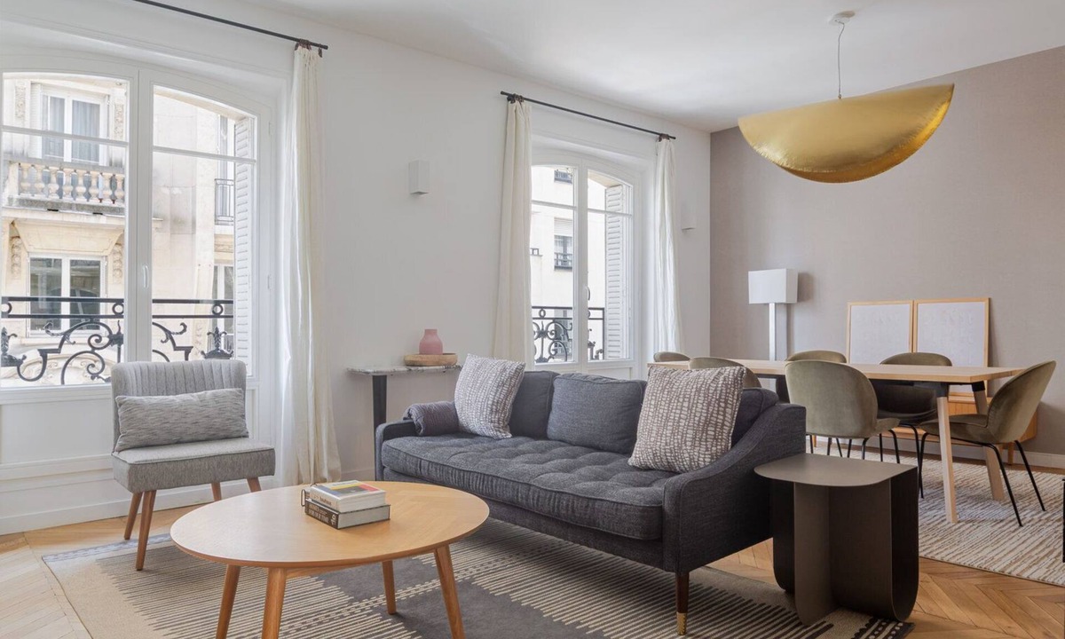 Neuilly-sur-Seine Apartment | Blueground | Pont de Neuilly, elevator, nr shops