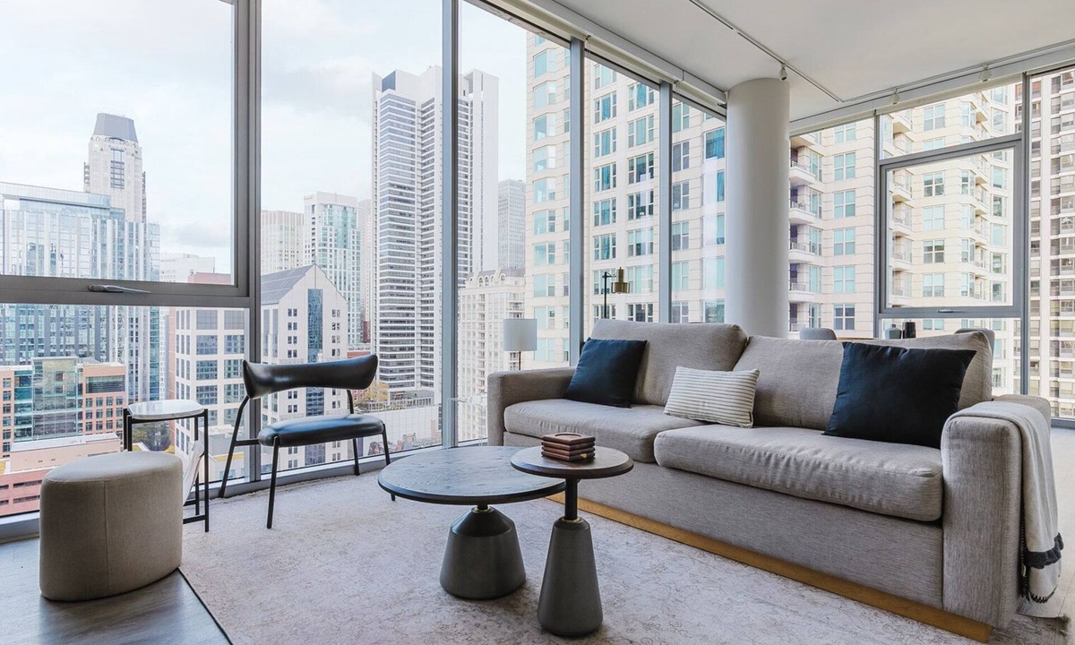 Near North Side Apartment | Blueground | River North 2bd apartment