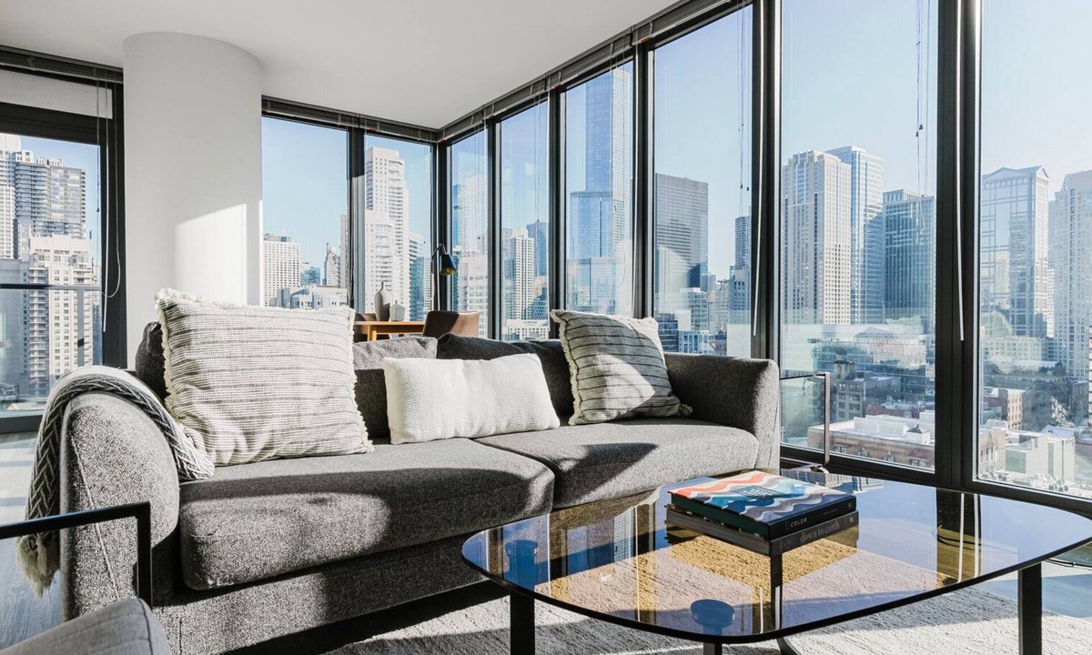 Near North Side Apartment | Blueground | River North, pool & w/d, nr Mile