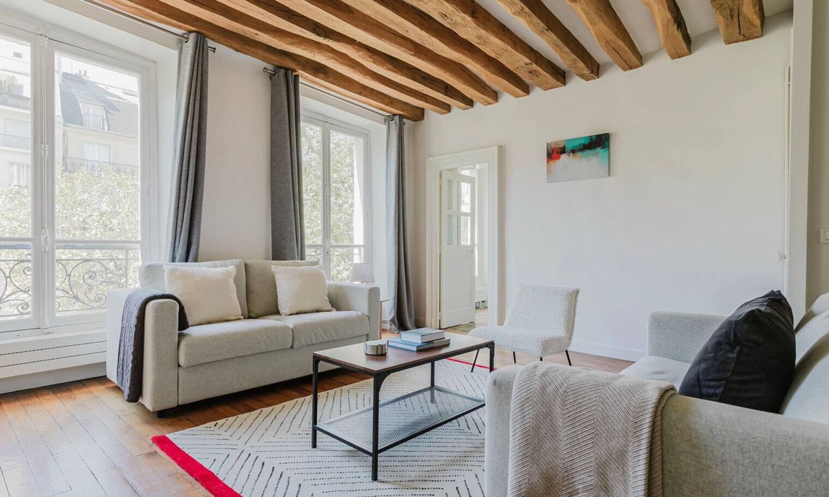 Saint-Thomas-d'Aquin Apartment | Blueground | Saint Germain des Pres, nr garden