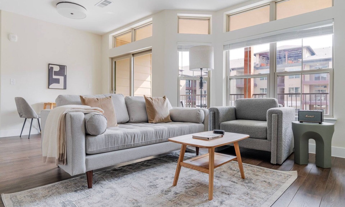 Scofield Farms Apartment | Blueground | Scofield Farms, pool, nr Walnut Creek Park
