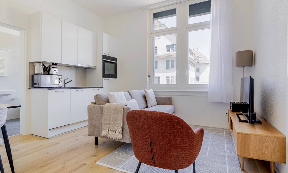 Seebach Apartment | Blueground | Seebach, washer, nr Zurich Zoo