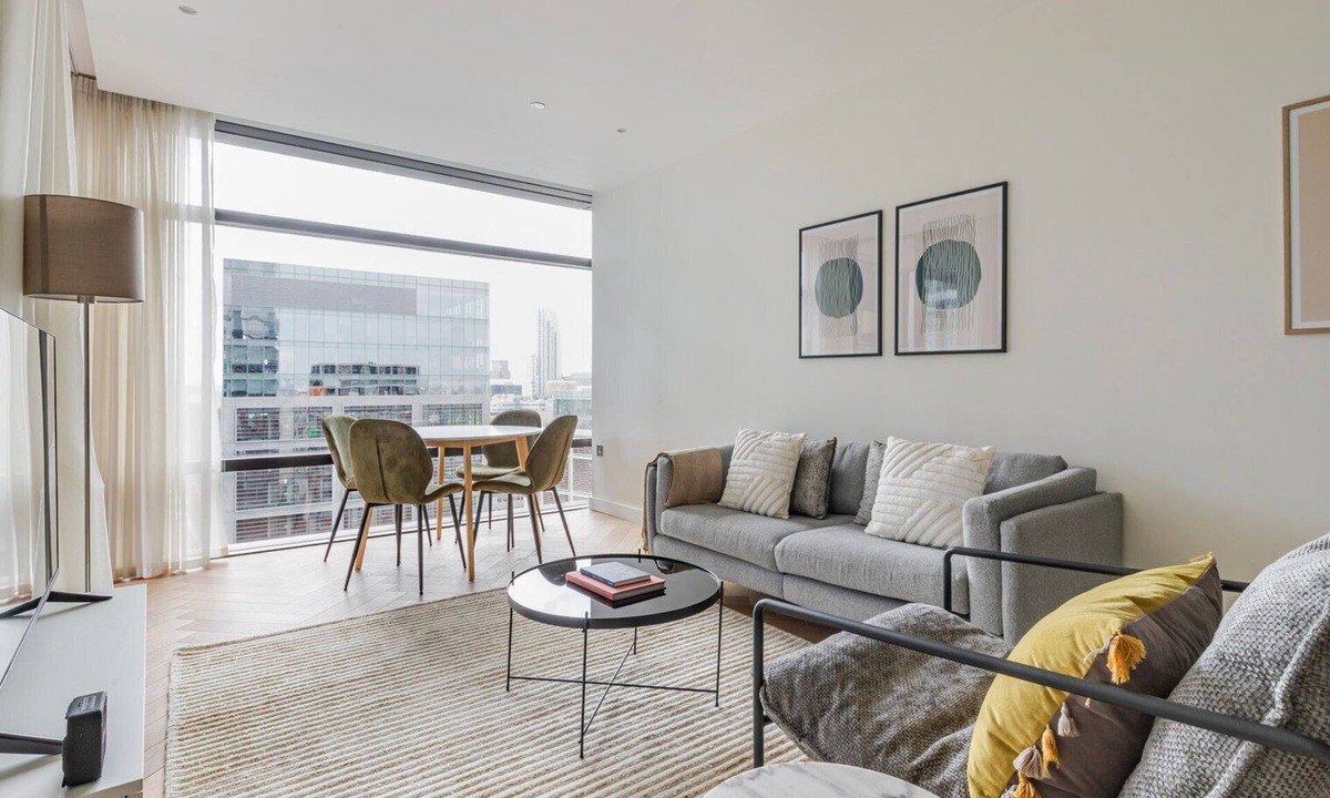 Shoreditch Apartment | Blueground | Shoreditch, pool, nr Barbican