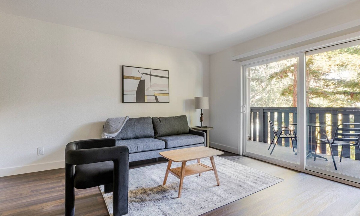 Sunnyvale Apartment | Blueground | Sunnyvale, pool, nr Murphy Park