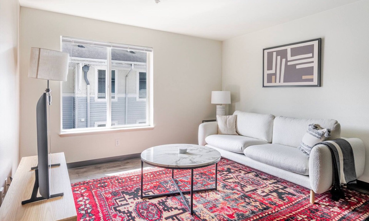 University District Apartment | Blueground | Univ Dist, pet area & elev, nr UW