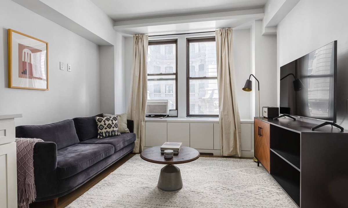 Lincoln Square Apartment | Blueground | Upper West Side, gym, nr Central Park