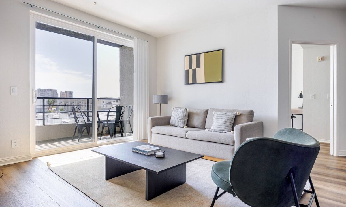Marina del Rey Apartment | Blueground | Venice, pool & w/d, nr beach
