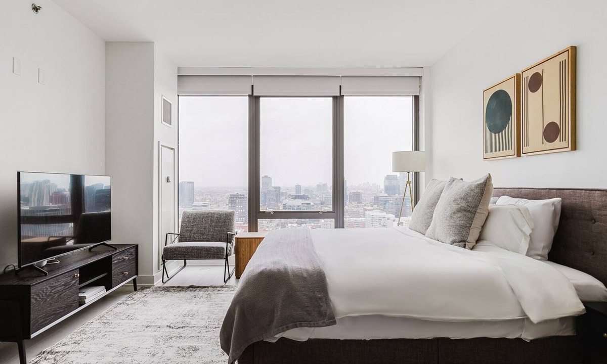West Loop Apartment | Blueground | West Loop, pool & AC, nr Willis