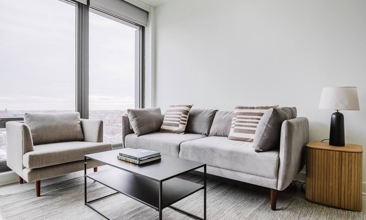 West Loop Apartment | Blueground | West Loop, pool & AC, nr Willis