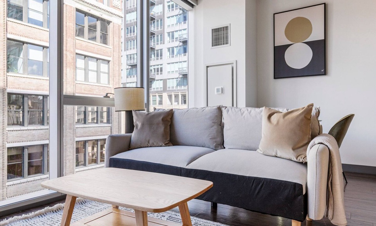 West Loop Gate Apartment | Blueground | West Loop, pool, nr Union Park