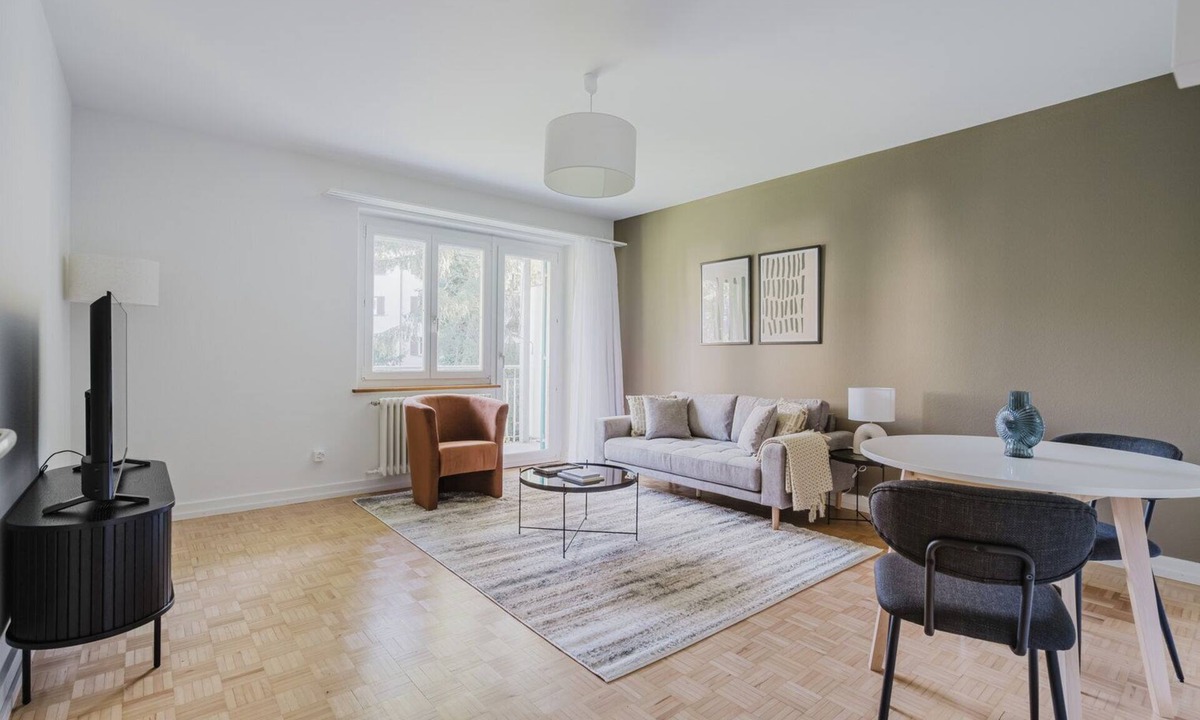 Sihlfeld Apartment | Blueground | Wiedikon, w/d, furnished & ready