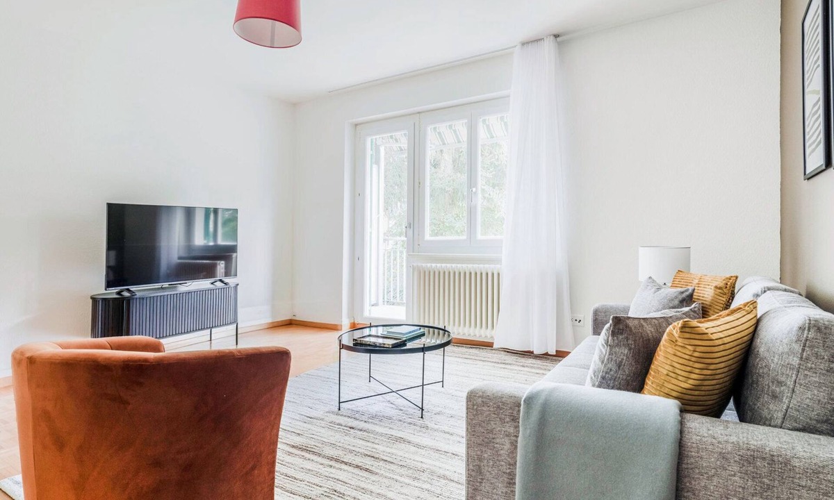 Sihlfeld Apartment | Blueground | Wiedikon, w/d, fully furnished