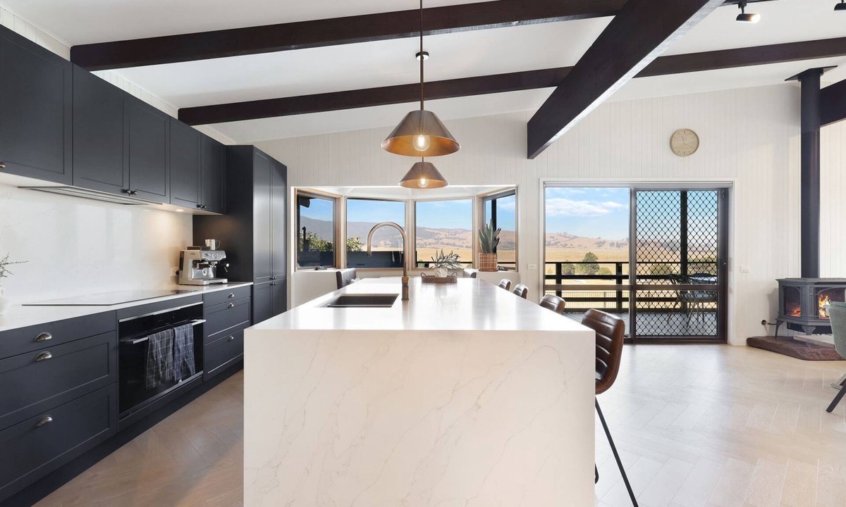 Merrijig Apartment | Bluegum - Merrijig - Sleeps 10