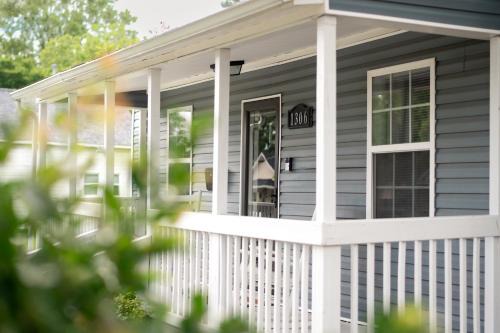 Wilmington House | Bluewater Downtown Cottage