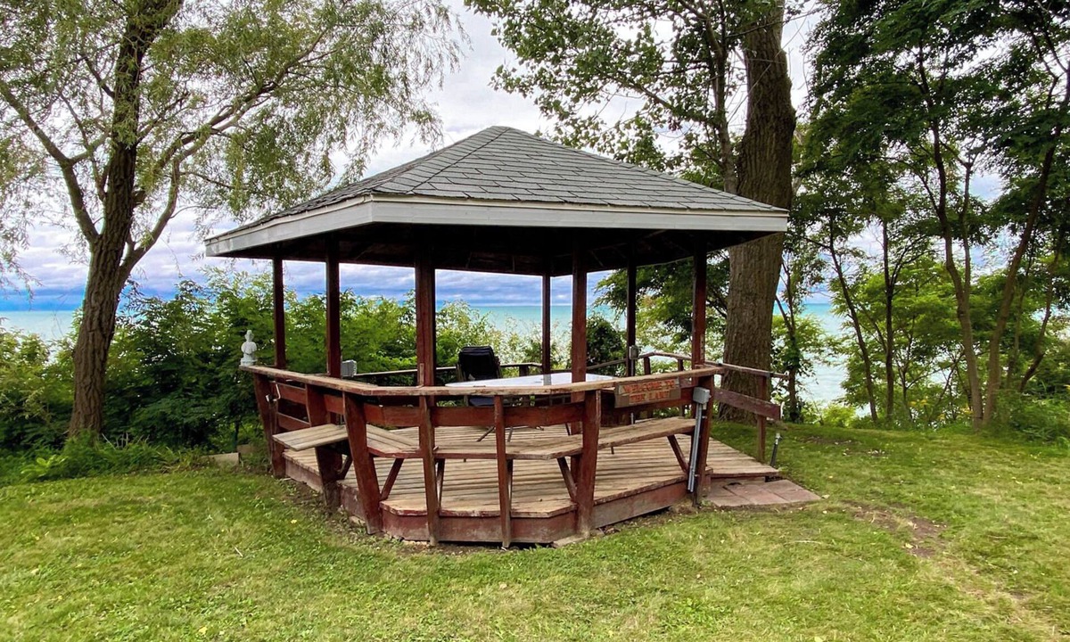 Bluewater Cottage | Bluewater Sunset - Private Lake Access, Hot Tub
