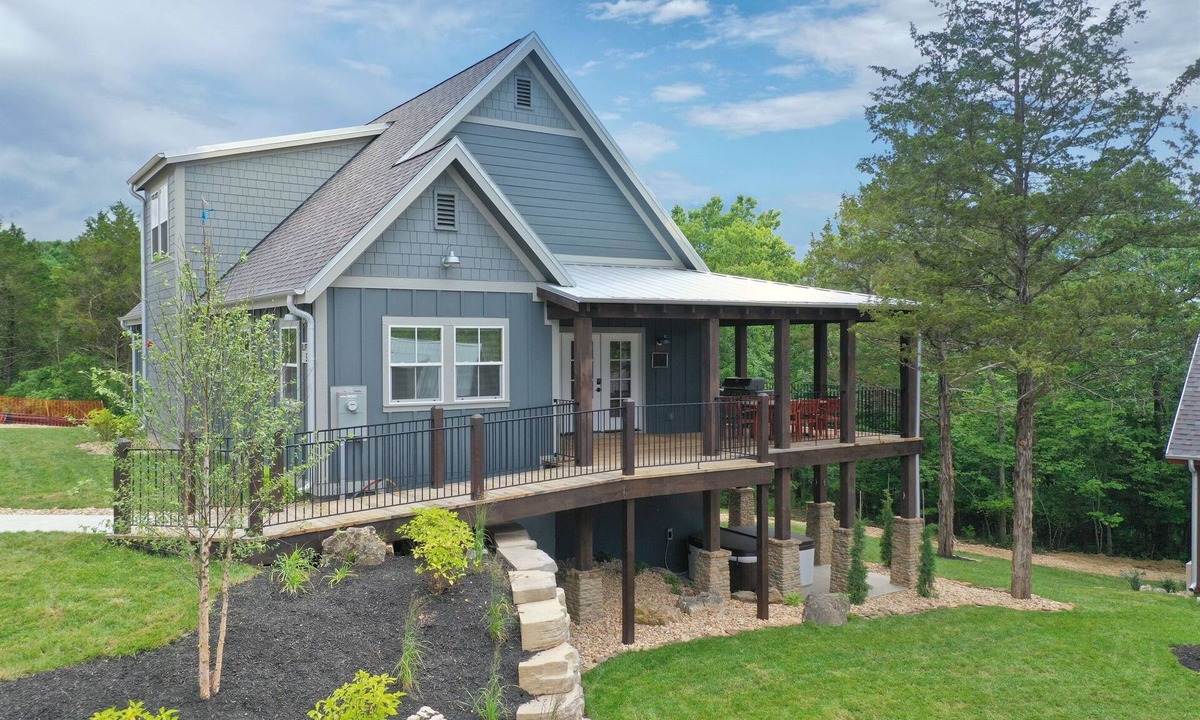 Kimberling City Cabin | Bluff Cabin #5 - Dual Masters, Game Room, Hot Tub, ADA access, NO Pet Cabin.