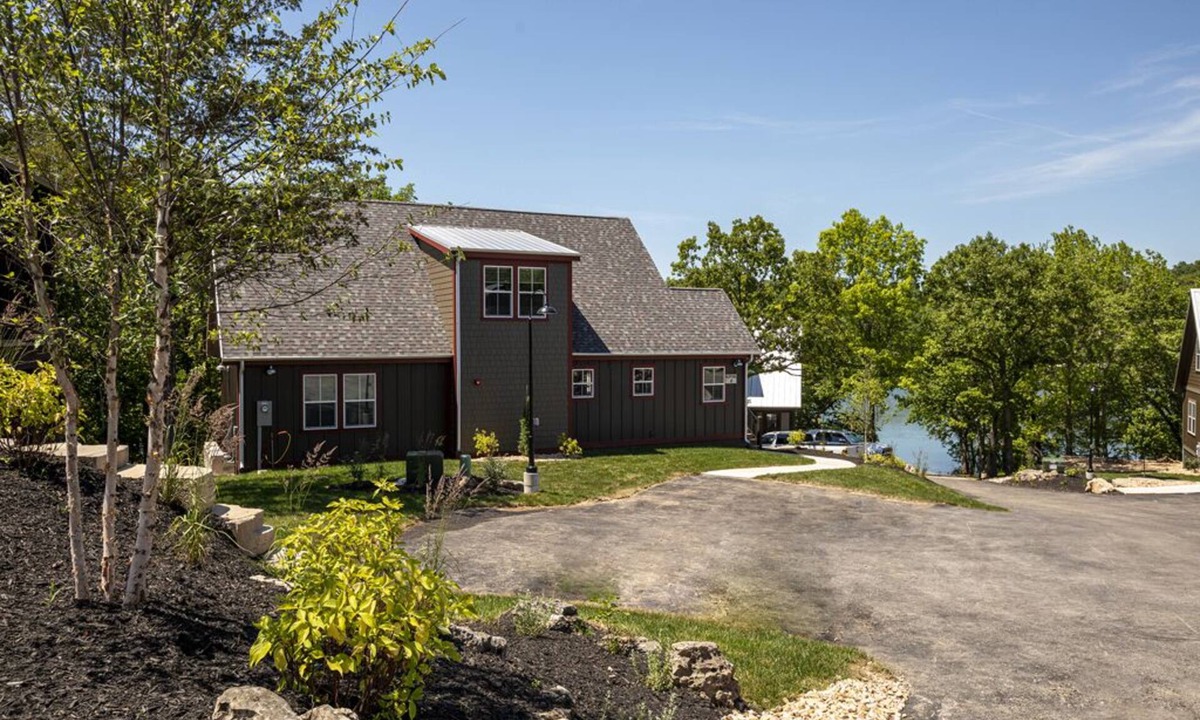 Morehead City Cabin | Bluff cabin #6 Luxury Awaits: Bunk Room Extravaganza and 5 Person Hot Tub