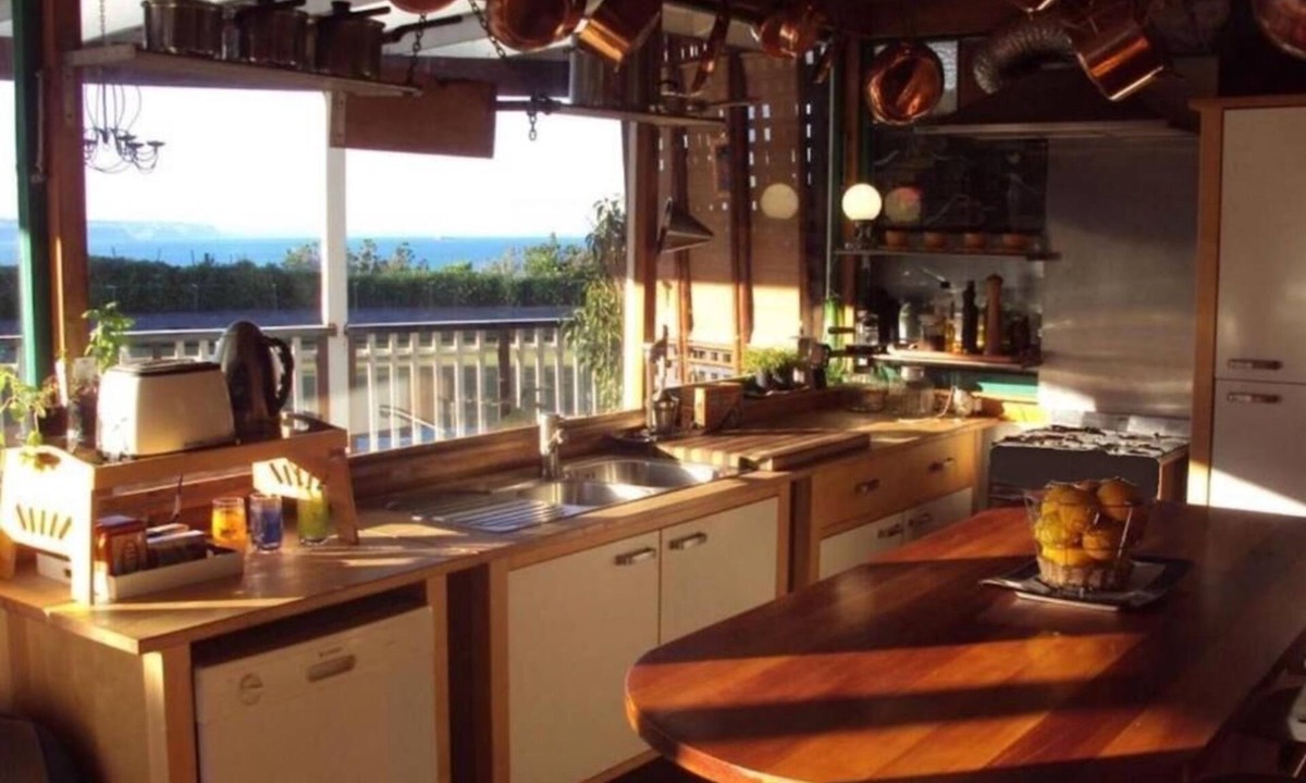 Bluff Hill Bed & Breakfast | Bluff Hill Lighthouse B&B