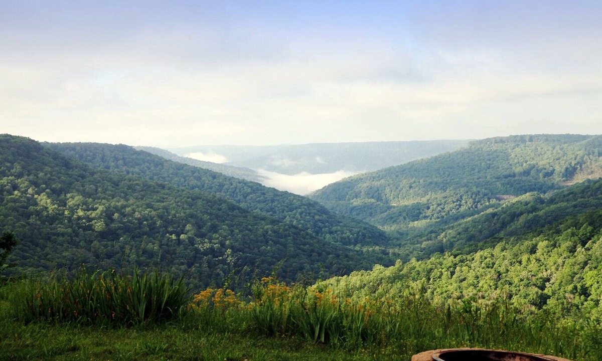 Monteagle House | Bluff House — Phenomenal View | Renovated Comfort | Close to Waterfalls, Hikes & Area Attractions