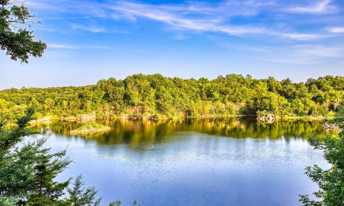 Sand Springs Cabin | Blufftop cabin with private patio and gorgeous views! Pet-friendly!