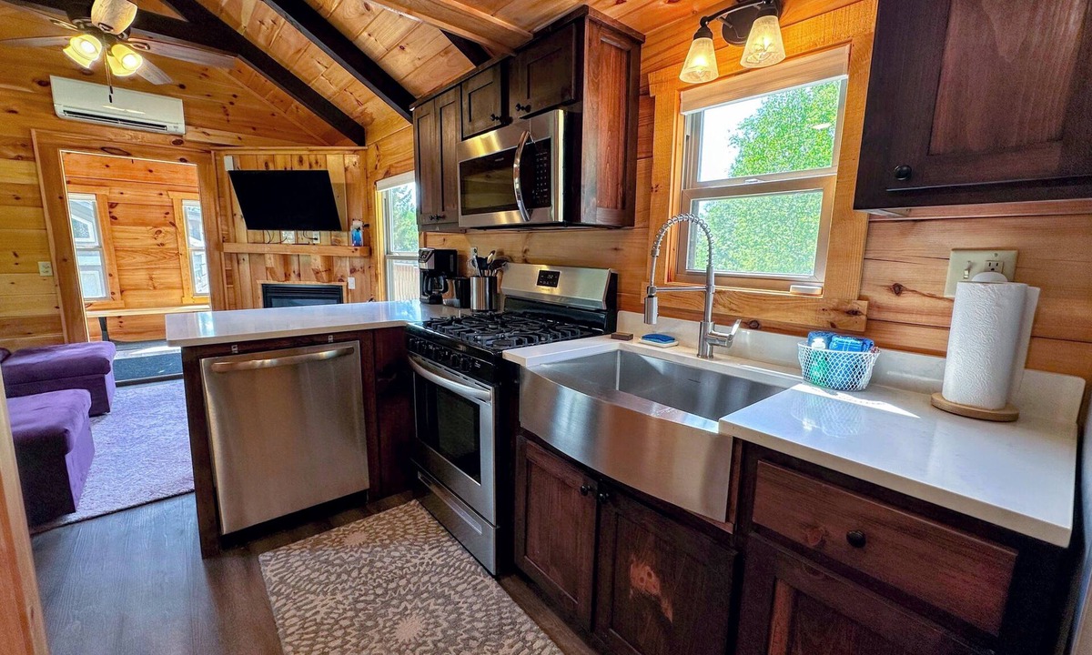 Twin Mountain Cottage | Bmv4 Tiny Home Topline