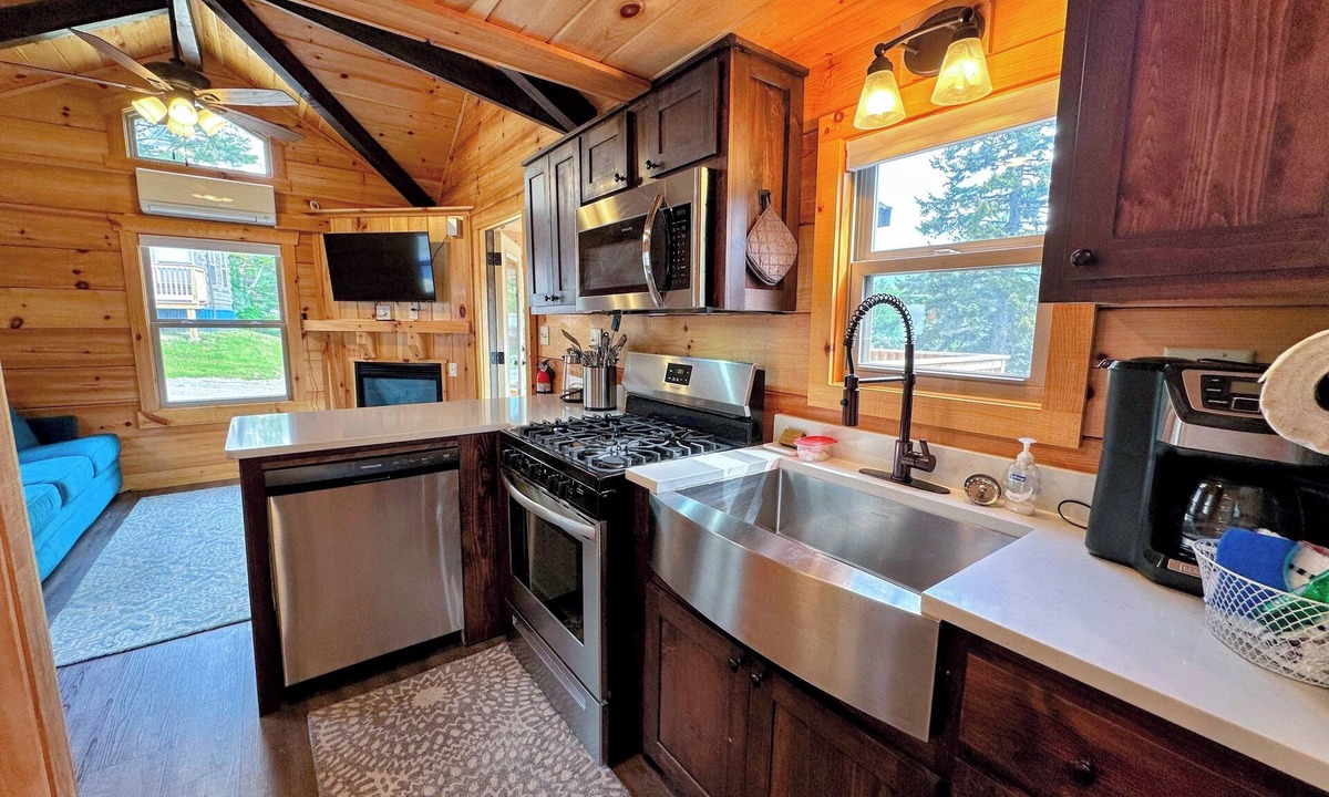 Twin Mountain Cottage | Bmv8 Tiny Home Topline
