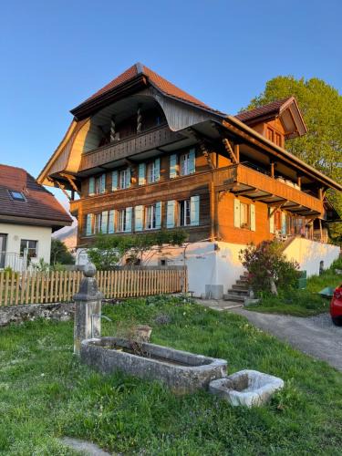 Hondrich Bed & Breakfast | BnB Haus Itten