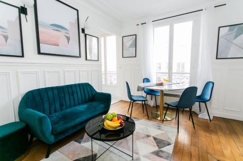 Quartier de l'Ecole-Militaire Apartment | BnBNova - 2BR - Le Bon Marche & St Germain