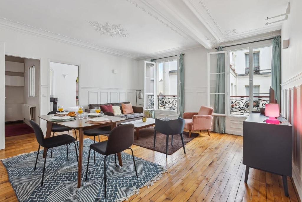 Saint-Merri Apartment | BnBNova - 3BR - Le Marais & Hotel de Ville
