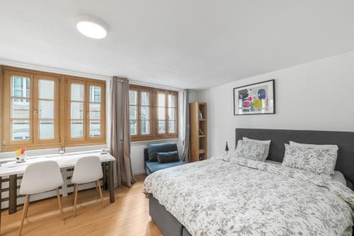 Geneva Old Town Apartment | Boël 3 studio