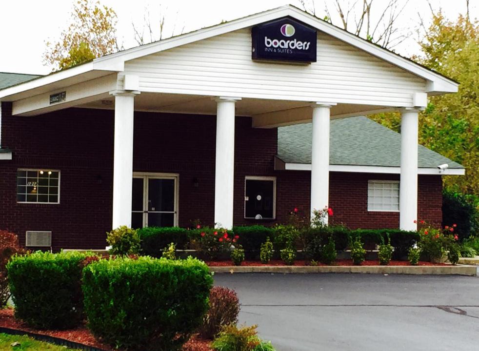 Ashland City Hotel | Boarders Inn & Suites by Cobblestone Hotels - Ashland City