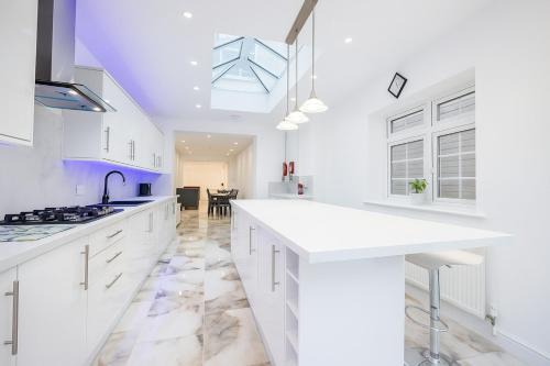 Portswood House | Boardlands House 3 Bed home