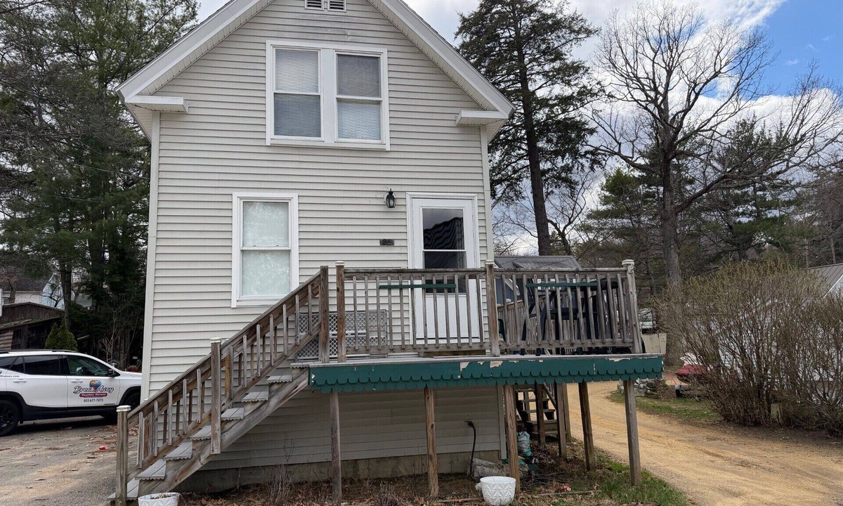 Weirs Beach House | Boardwalk Breeze at Weirs Beach-By Break Away Rentals