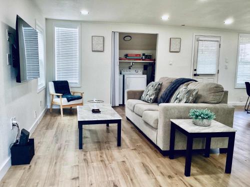 Kemah House | Boardwalk Bungalow 1 For 6