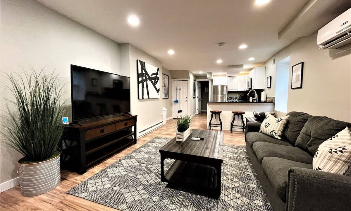 Wilmington Apartment | Boardwalk- Large Modern Unit With King bed Fast Wifi Free Coffee and Easy Parking