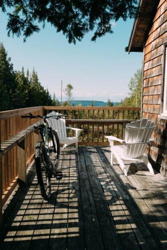 Tobermory House | Boardwalk Pines at Tobermory