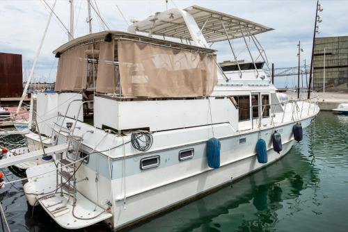 Sant Adria de Besos Boat Rental | Boat Accommodations Barcelona