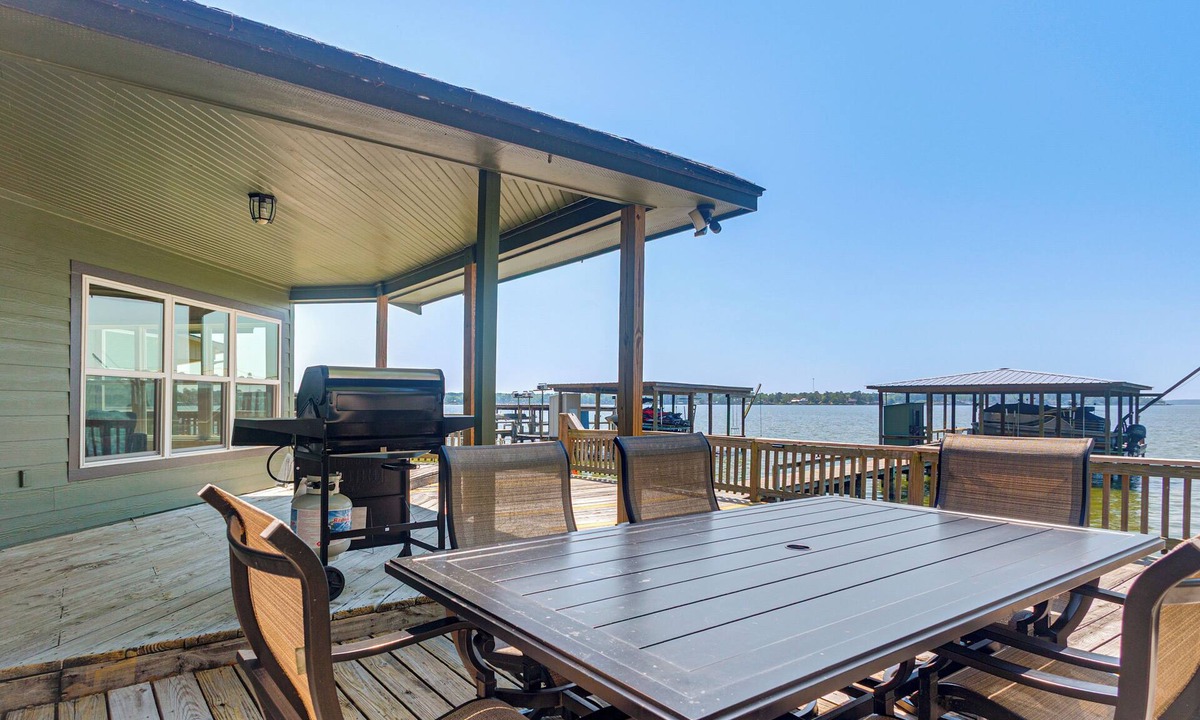 West Livingston House | Boat, Fish, Unwind! Lakefront Livingston Getaway