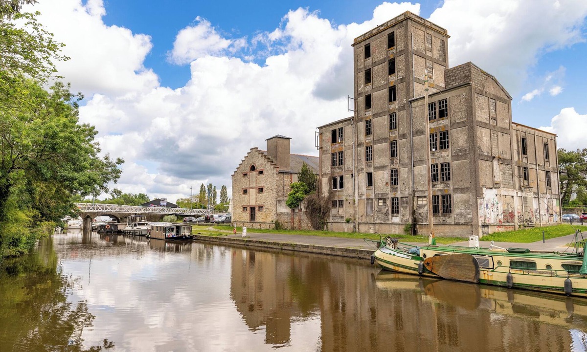 Nort-sur-Erdre Boat Rental | Boat 'Péniche - Nuits Insolites' with Private Terrace