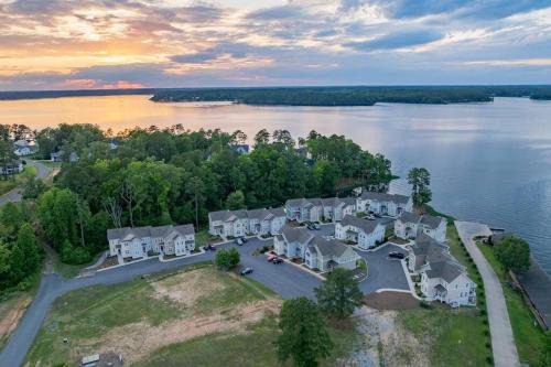 Eatons Crossing House | Boat Slip, Pontoon Rental, Lake Views, Game Room, Fire Pit