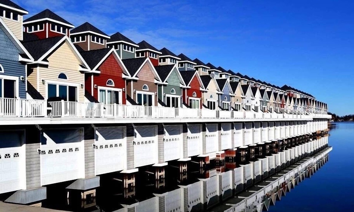 Alexandria Bay Condo | Boat to water in minutes-3BD 2BA Condo w boathouse