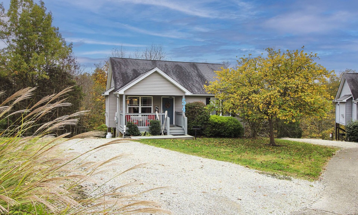 Taylorsville Cottage | Boating, bourbon and high speed internet, oh my!