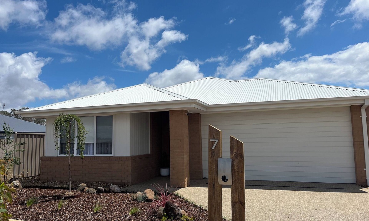 Nagambie House | Boating & Vines Lakeside Retreat